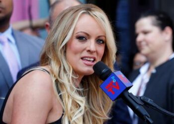 Stormy Daniels le saca réditos a su caso judicial con Trump
