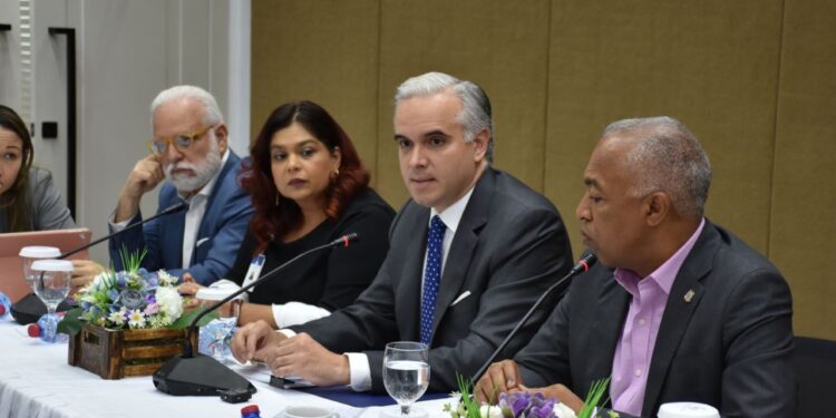 Ministro de Trabajo anuncia proyecto impactará a más de 500 mil dominicanos