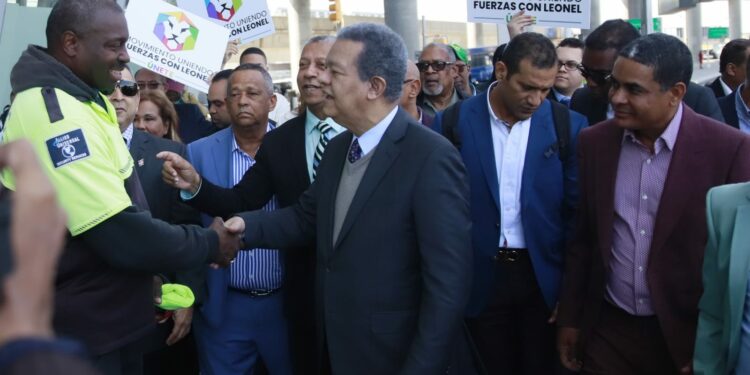 Leonel Fernández llega a Nueva York