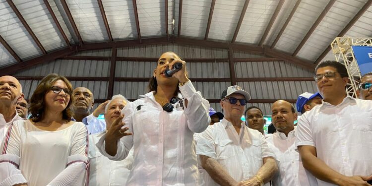 Betty Gerónimo aspira a ser la primera alcaldesa de Santo Domingo Norte