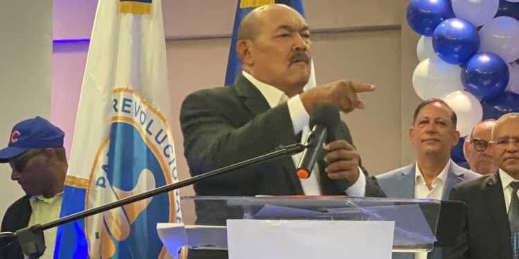 Ramón Alburquerque oficializa su precandidatura a la Presidencia de la República