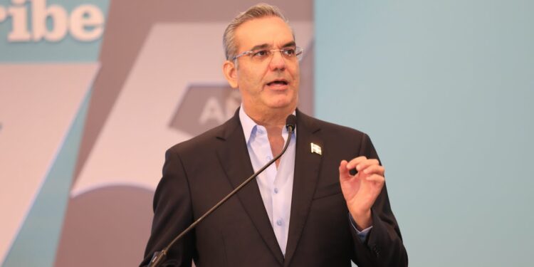 Presidente Abinader ratifica compromiso con la defensa de la libertad de prensa