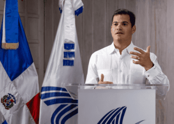 Llibre: ya RD no es solo sol y playa