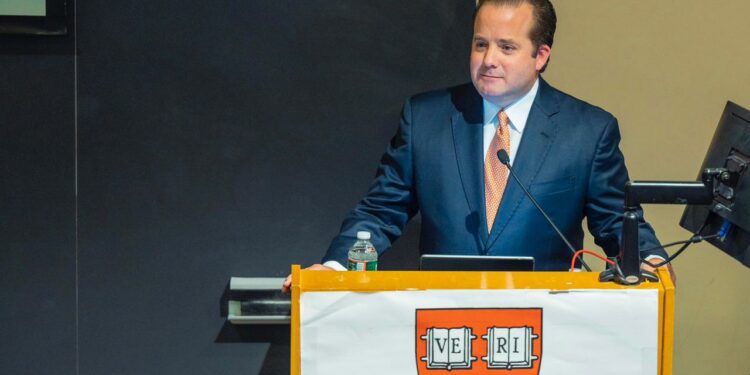 Paliza ofrece conferencia en Universidad de Harvard