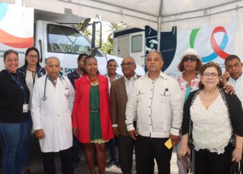 Periodistas reciben a servicios médicos en jornada en el CDP
