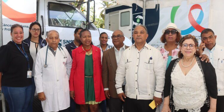 Periodistas reciben a servicios médicos en jornada en el CDP