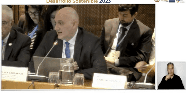 Isa Contreras en Chile destaca importancia del agua en políticas gobernamentales