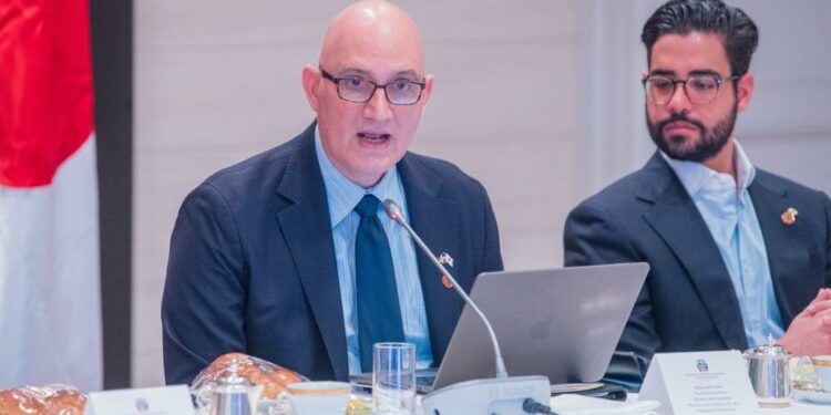 Pavel Isa destaca en Japón crecimiento y diversificación de economía de RD