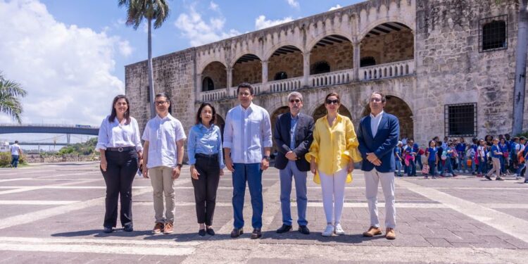 Collado deja iniciado los trabajos de restauración del Alcázar de Colón, Puerta de la Misericordia y museo de las Casas Reales
