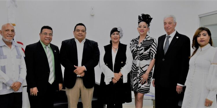 Festival de la Canción Punta del Este de Uruguay reconoce al director de la ONDA