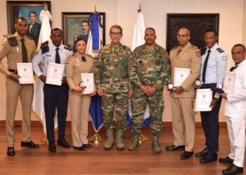 Reconocen militares por logros en evento deportivo internacional