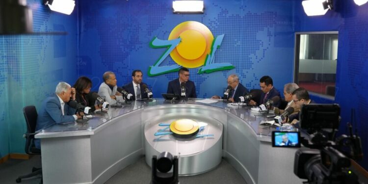 Abinader aventaja a Leonel y a Abel según encuesta RCC Media-Gallup