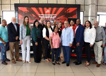 La Unión Comercial Consolidada, S.A entregó llaves a ganadores de 5 vehículos marca Suzuki Celerio GL  2023