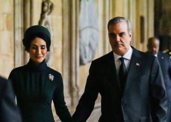 Abinader primer Presidente de RD que asiste a coronación de un Monarca