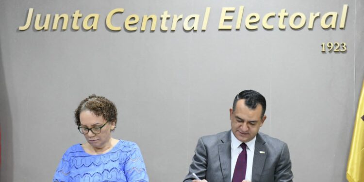 JCE y MP firman cooperarán para establecer el voto penitenciario en elecciones de 2024