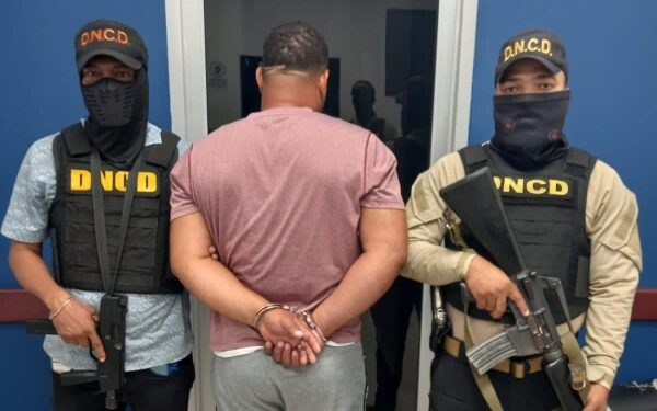 Capturan otro hombre vinculado a los 243 paquetes de cocaína en Río San Juan
