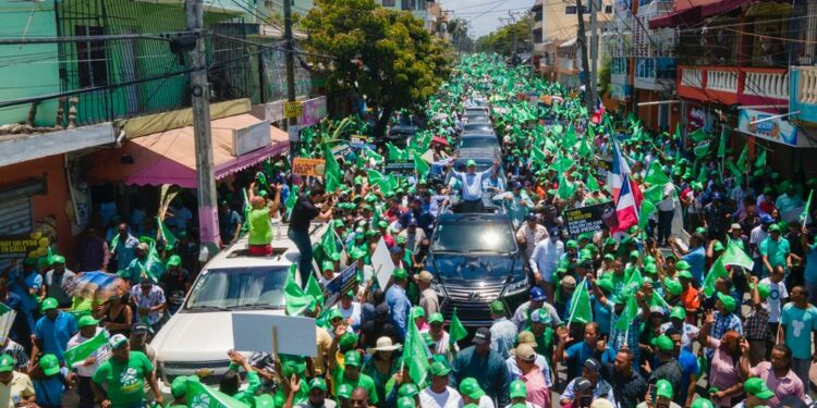 Leonel encabeza demostración de la Fuerza del Pueblo el Día del Trabajo