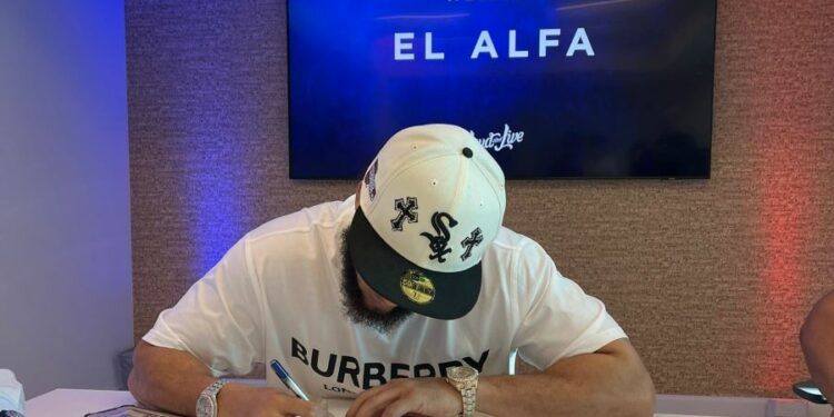 El Alfa firma por USD$10 millones de dólares para llevar su dembow a Estados Unidos