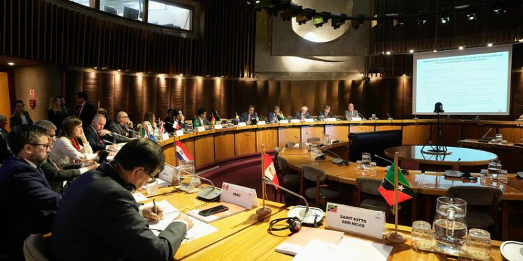 CEPAL acuerda diseñar una agenda común regional para enfrentar la crisis económica mundial