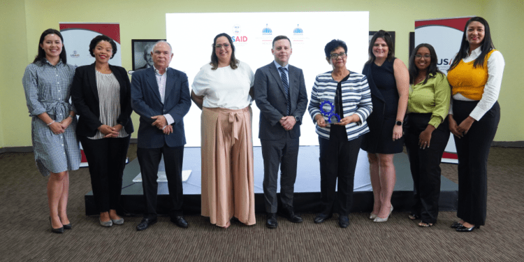 USAID y MESCyT lanzan innovadora plataforma para ayudar a los estudiantes dominicanos