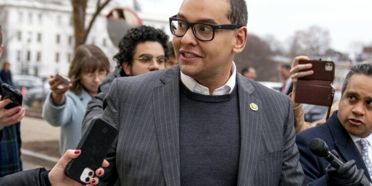 Detenido el congresista de Nueva York, George Santos, por presunto fraude y malversación de fondos