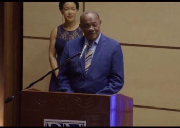 Presentan obras literarias en honor a la vida poética de Mateo Morrison