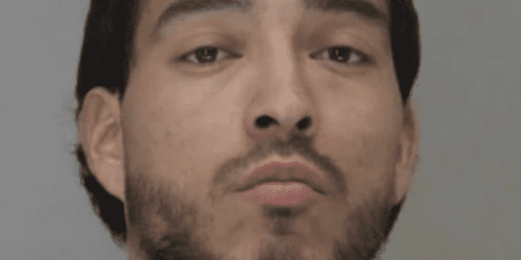 Identifican hombre mató diez personas en Texas; es un neonazi