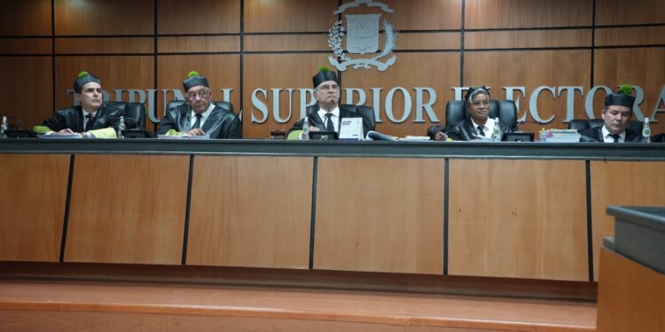 Aplazada audiencia de TSE para conocer impugnación del PUN