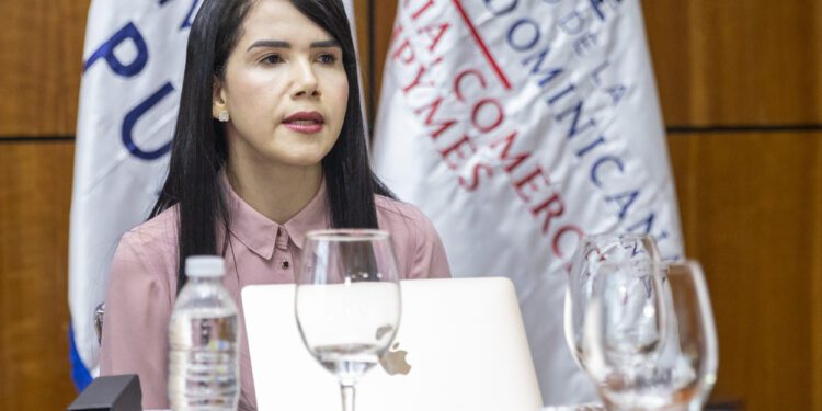 Fiscales refuerzan el combate contra el comercio ilícito en todo el país