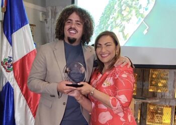 Maffio recibe "Premio a la Excelencia" por parte del Consulado en Miami