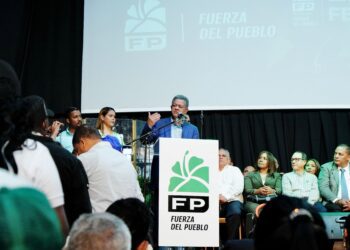 Leonel Fernández promete en el sur devolver la esperanza a dominicanos
