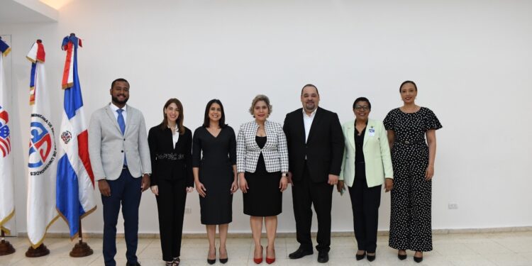 Explican a rectores importancia del Derecho de Competencia