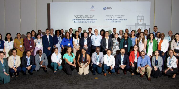 Coordinan acciones contra el cambio climático en Punta Cana