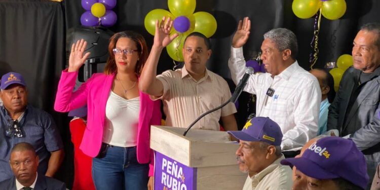 Dirigentes del PRM y FP pasan al PLD en Barahona