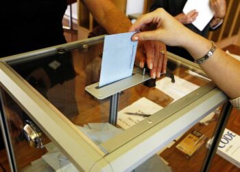 El impacto de los sistemas electorales en la consideración ideológica de los votantes