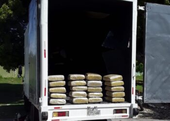 Arrestan a 2 hombres con 200 libras de presunta marihuana en Barahona