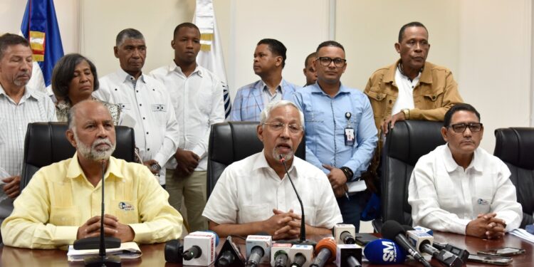 Esta es la propuesta que el ministro Hernández hizo a la dirigencia de la ADP