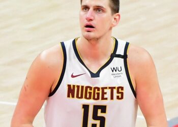 Los Lakers caen ante Nikola Jokic en el primer partido de la final del Oeste