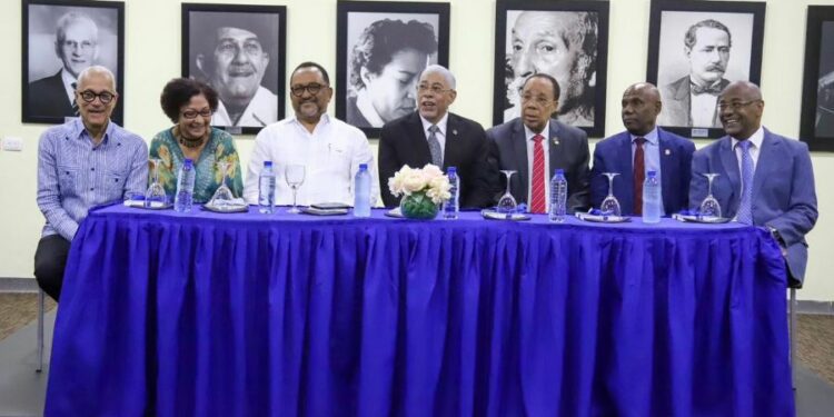 Juan TH presenta su libro “Justicia y Corrupción” con prólogo del presidente Luis Abinader.