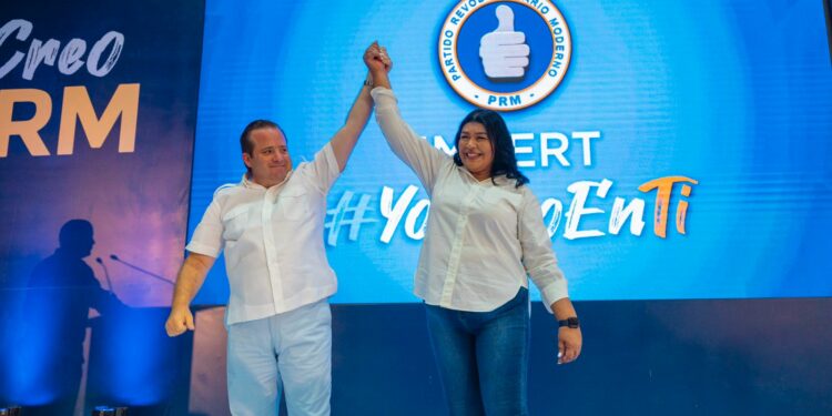 Alcaldesa del municipio Imbert, María Elena Ramos (Chiquita) se juramenta en el PRM