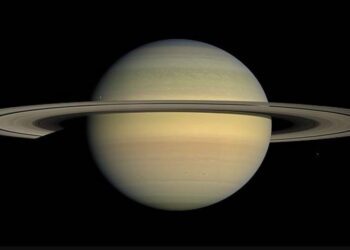 Le descubren 62 nuevas lunas al planeta Saturno