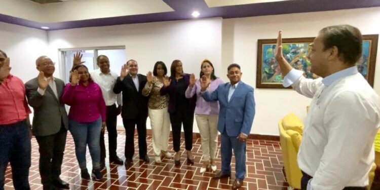 Estos son los miembros del CNE del PLD; Abel Martínez lo juramenta