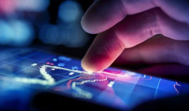 FBI descubre uso de IA para crear desnudos falsos con imágenes de las redes sociales