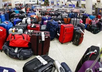 Por mal tiempo cancelan cientos de vuelos en aeropuertos NY y NJ