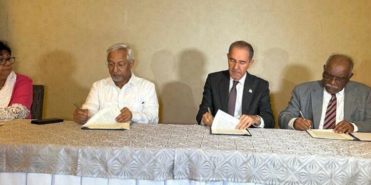 Gobierno anuncia nueva normativa para formar docentes