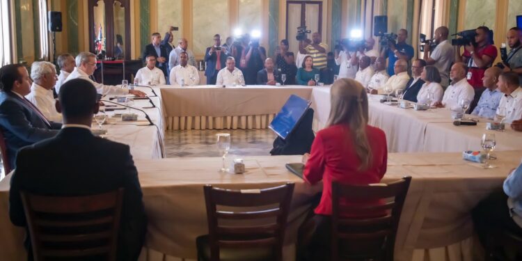 Gobierno y ADP acuerdan trabajar para fortalecer la educación pública