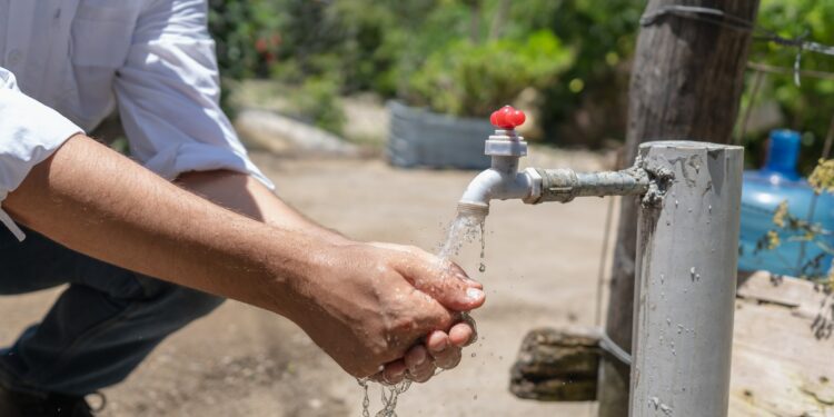 Fundación Popular y FUNDASEP inauguran acueducto en Boca de los Arroyos, San Juan