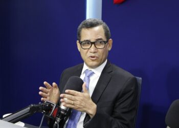 Dirigente del PRM, Eddy Olivares, ve “muy poco probable” una alianza PLD-FP