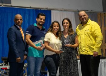 La Academia de Ciencias reconoce a estudiantes y profesores obtuvieron un premio de la Nasa.