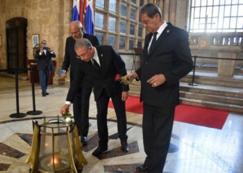 Duartianos recriminan a autoridades por permitir negocios chinos violen ley